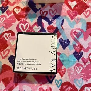 New Mary Kay Product. Mineral Powder Foundation. Beige 1.5